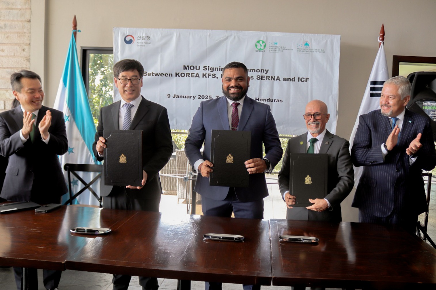 Honduras firma acuerdo con Corea para protección y reforestación de bosques nacionales...