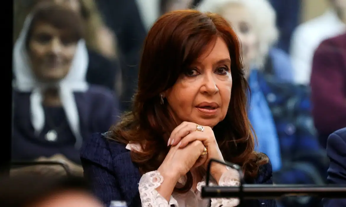 Cristina Fern&aacute;ndez de Kirchner denuncia &ldquo;grave violaci&oacute;n del derecho...