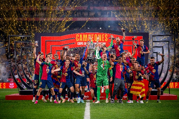 Barcelona vence al Real Madrid 3-2 y se lleva la Copa del Rey