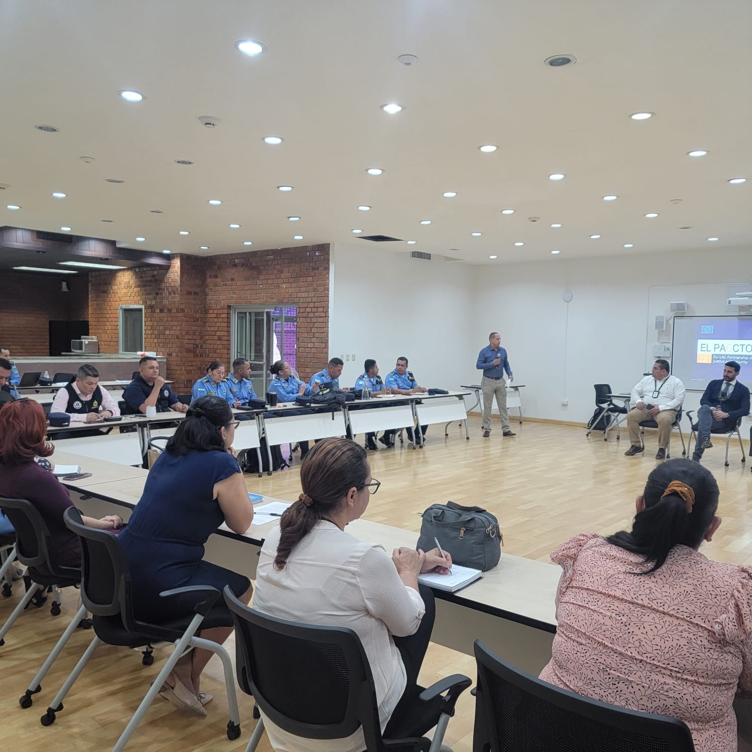 Funcionarios de la Policía Nacional de la UDEP- #5 son capacitados en Derechos Humanos con enfoque a desaparición de menores