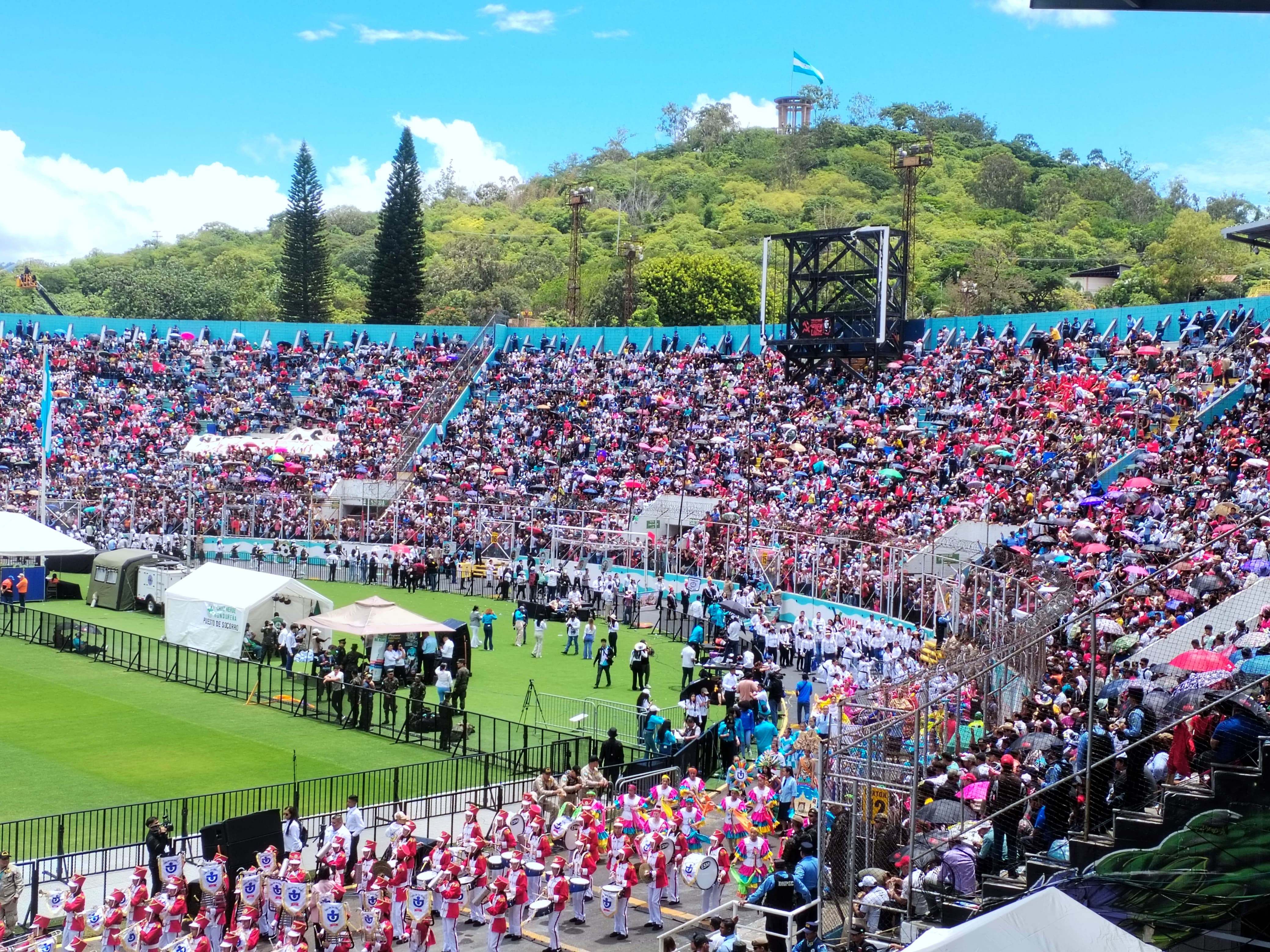 La secretaria de Educación concede feriado a estudiantes y docentes los días 16 y 17 de septiembre por festividades patrias y Dia del Maestro.