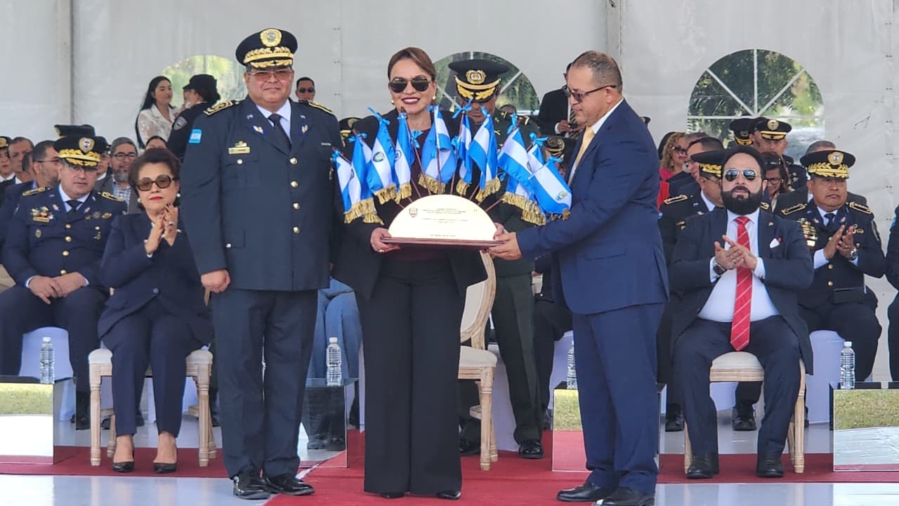 Presidenta Xiomara Castro pide cerrar el paso a cualquier&nbsp;intento de romper el orden constitucional