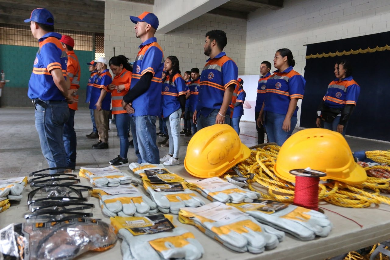 Equipos de la AMDC se certifican para ampliar su capacidad de respuesta en la atención de emergencias