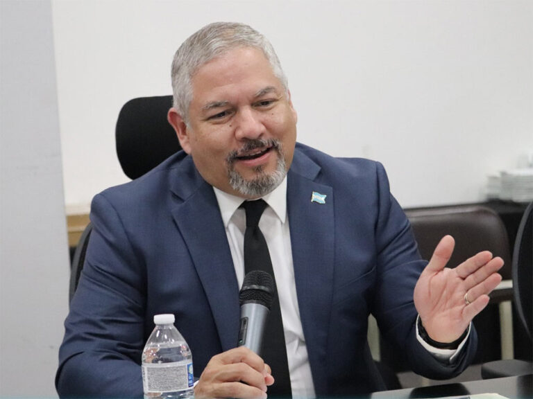 Enrique Reina: “Proceso electoral ha sido totalmente contaminado y se debería contar voto por vot...