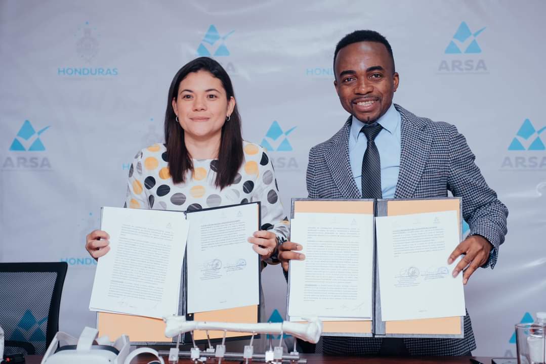 SENACIT y ARSA firman convenio de cooperación para promover la investigación científica en el ámbito sanitario 