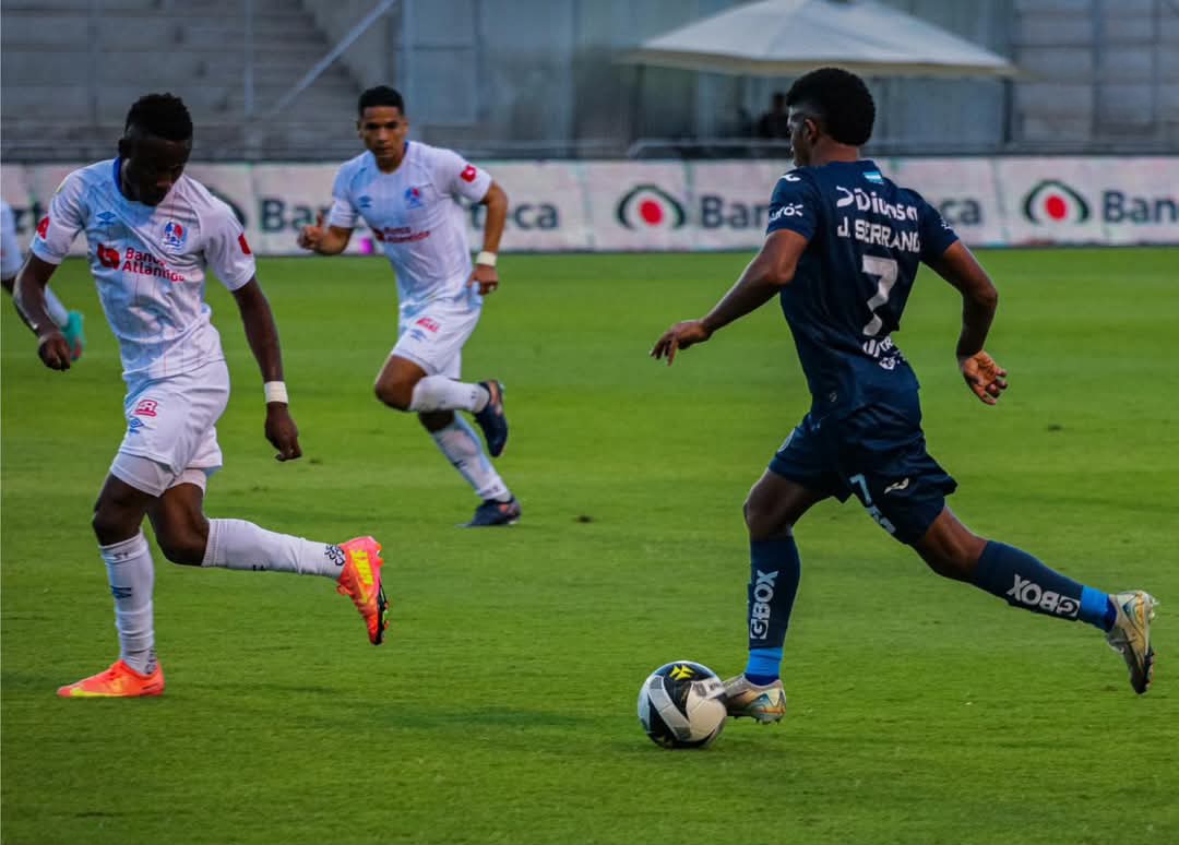 Motagua vence 2-1 a Olimpia y se mete en la lucha por el liderato del campeonato clausura 2025