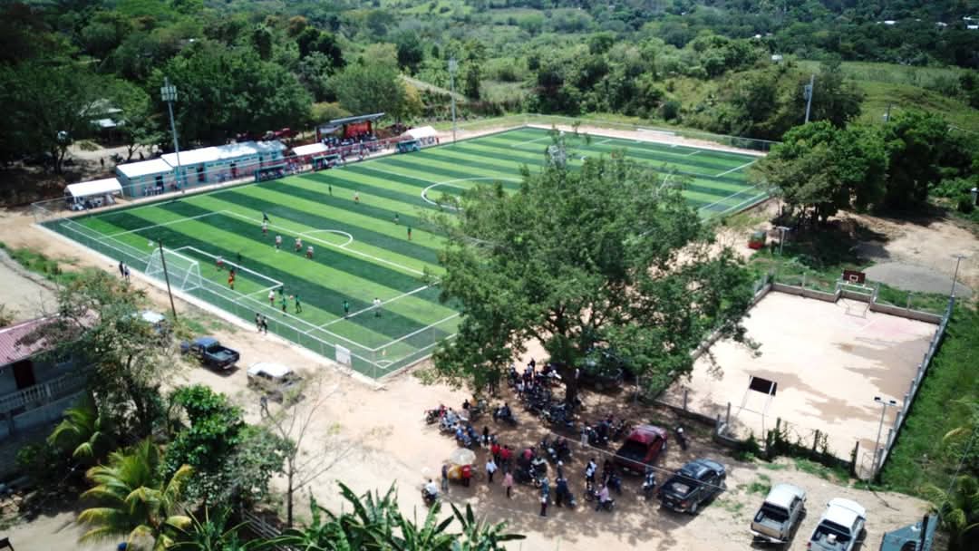 CONDEPOR inaugura cancha sintética en Patuca, Olancho, como símbolo de esperanza y transformación social