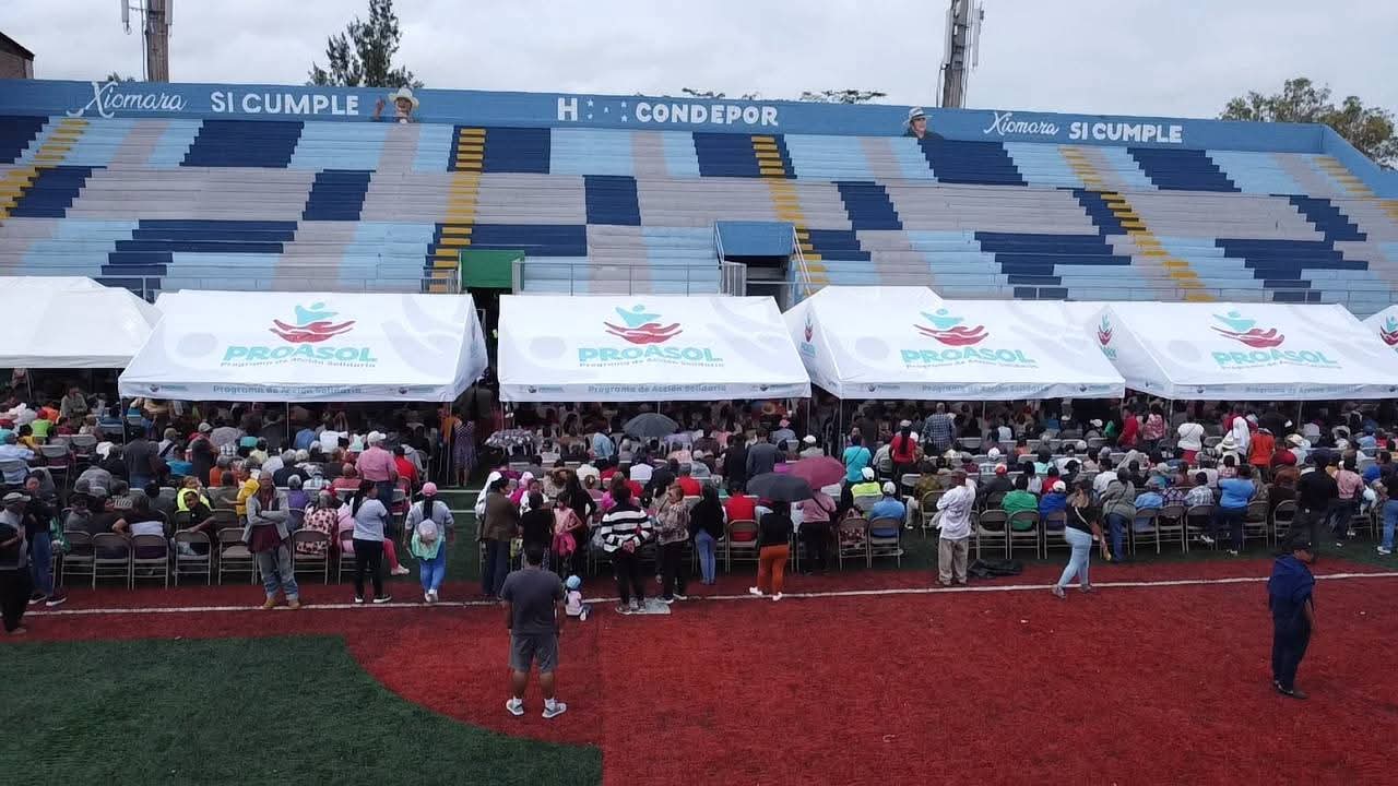 Gobierno inicia entrega de Bonos de Solidaridad en...