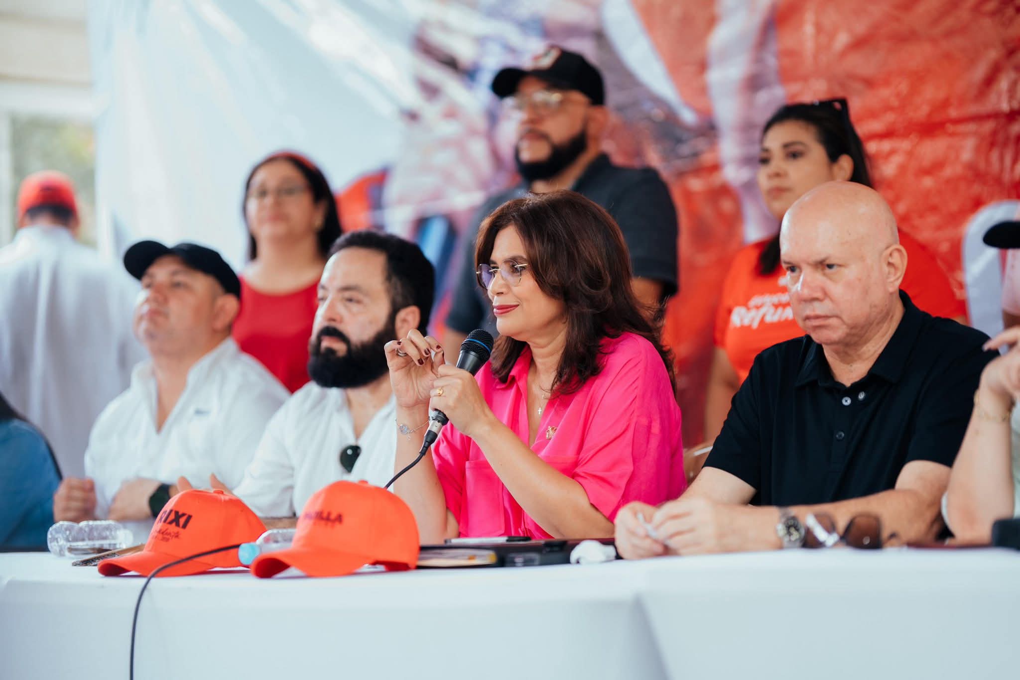 Rixi Moncada promete carretera ecológica y desarrollo para el Merendón