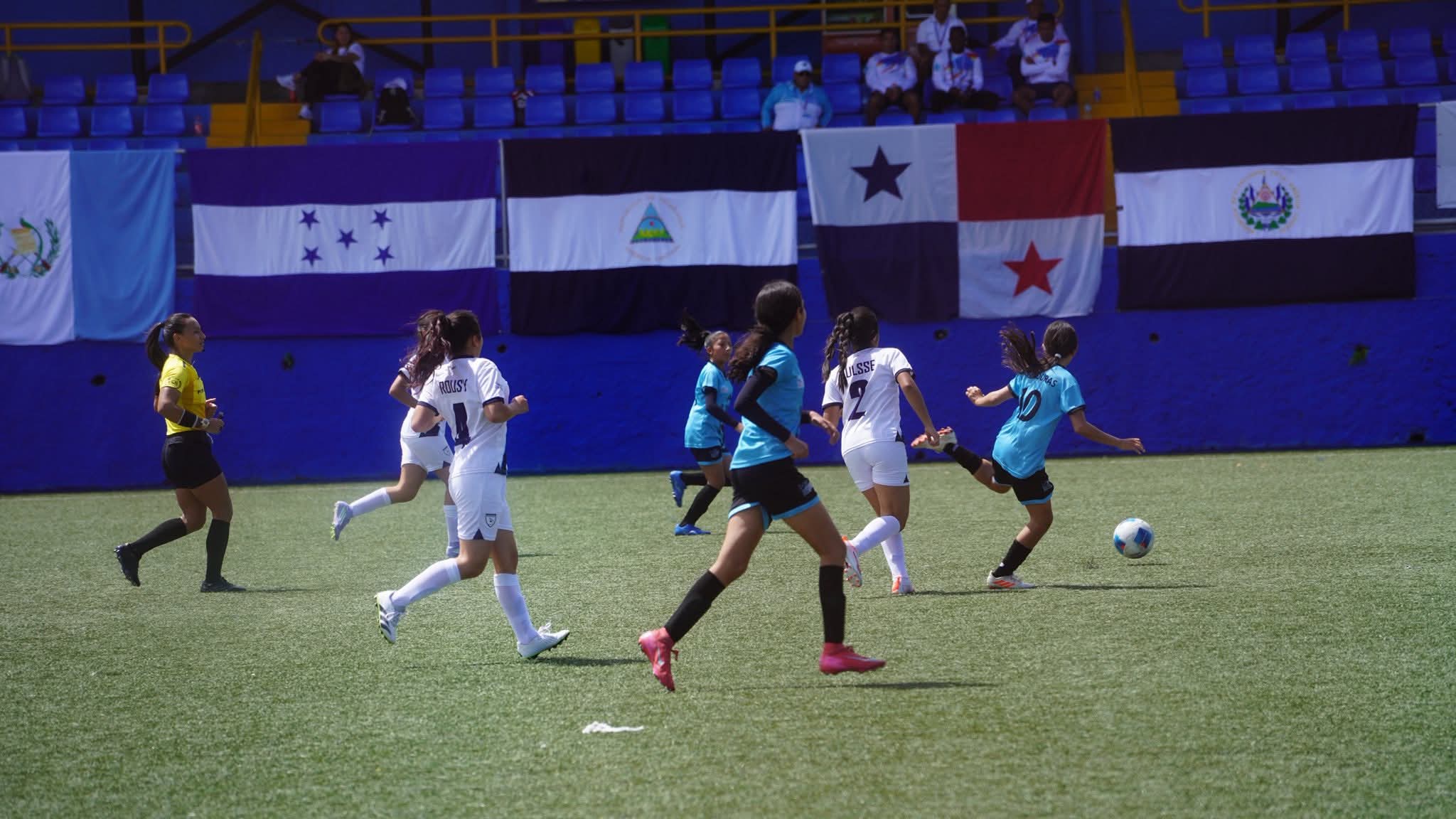 Selección femenina de Honduras vence 4-1 a Guatemala en los Juegos CODICADER 2025