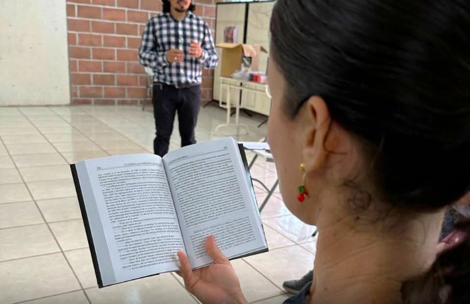 Secretaría de Derechos Humanos promueve la lectura con donación de libros a cooperativas del sur