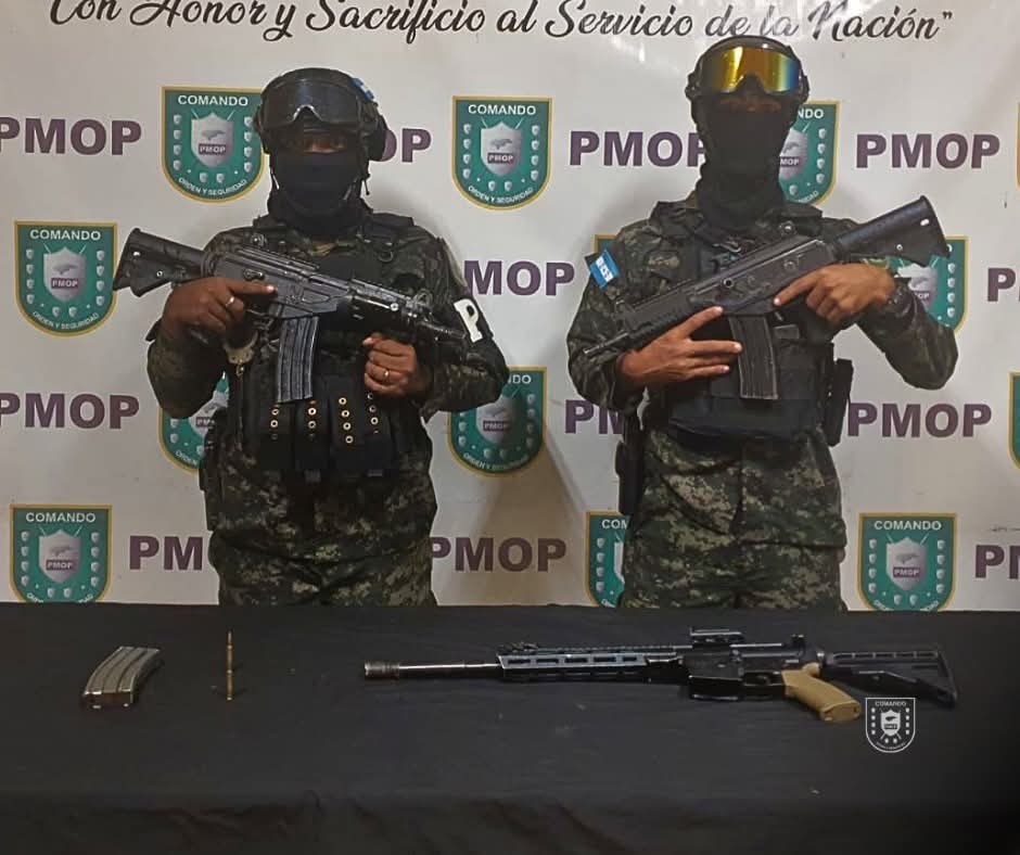 FF.AA. incauta arma de alto poder en patrullaje del Plan Soluci&oacute;n Contra el...