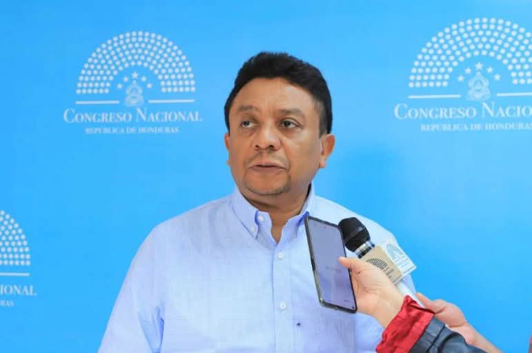 Ram&oacute;n Barrios: presidente del Congreso Nacional no puede ejercer acci&oacute;n penal...