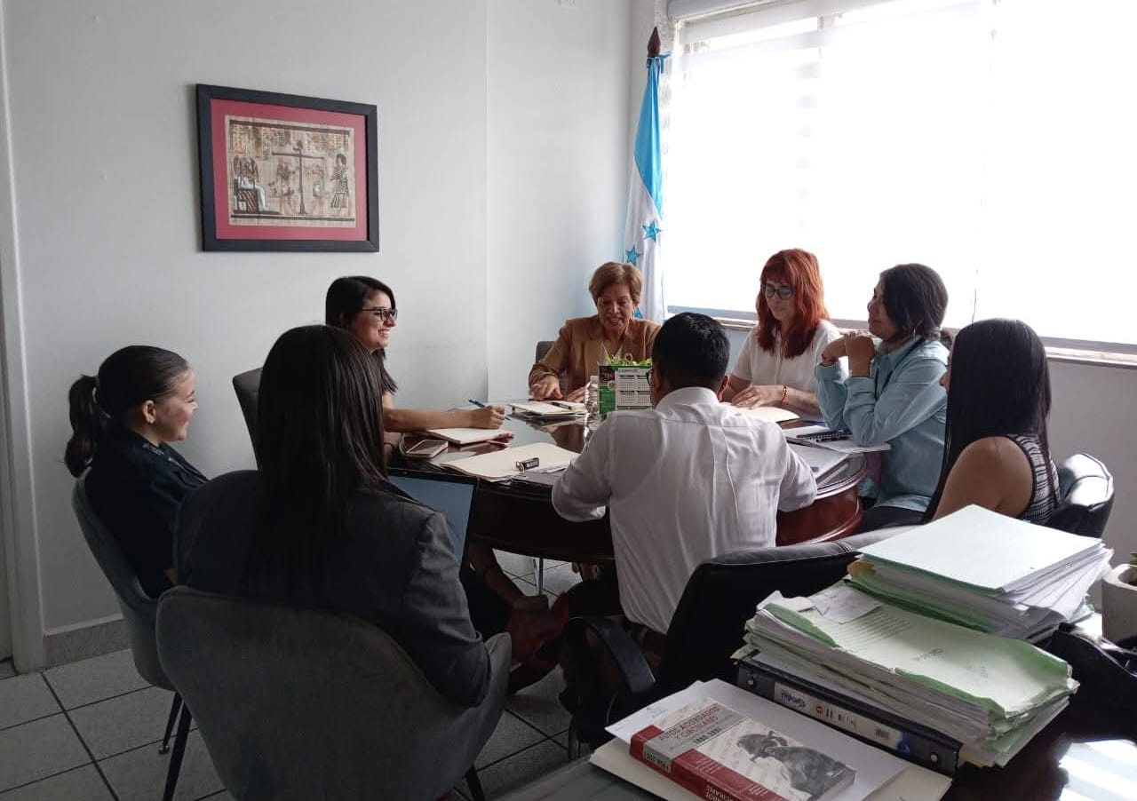 Magistrada Galeano sostiene reunión sobre los avances trimestrales en materia de género