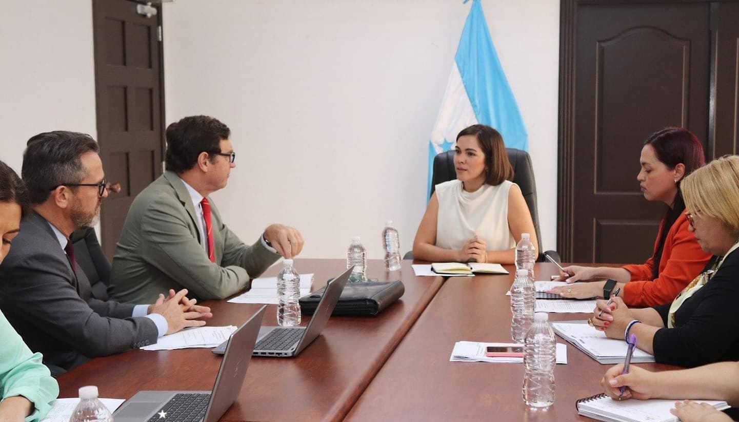 Honduras trabaja en agenda bilateral con la Cooperación Española en...