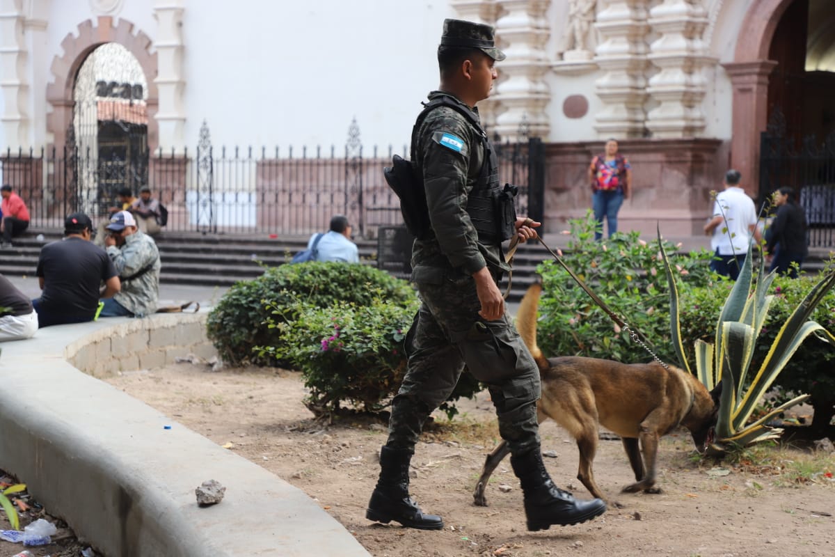 Más de mil efectivos de FFAA participan en peraciones de saturación en el casco histórico de Tegu...