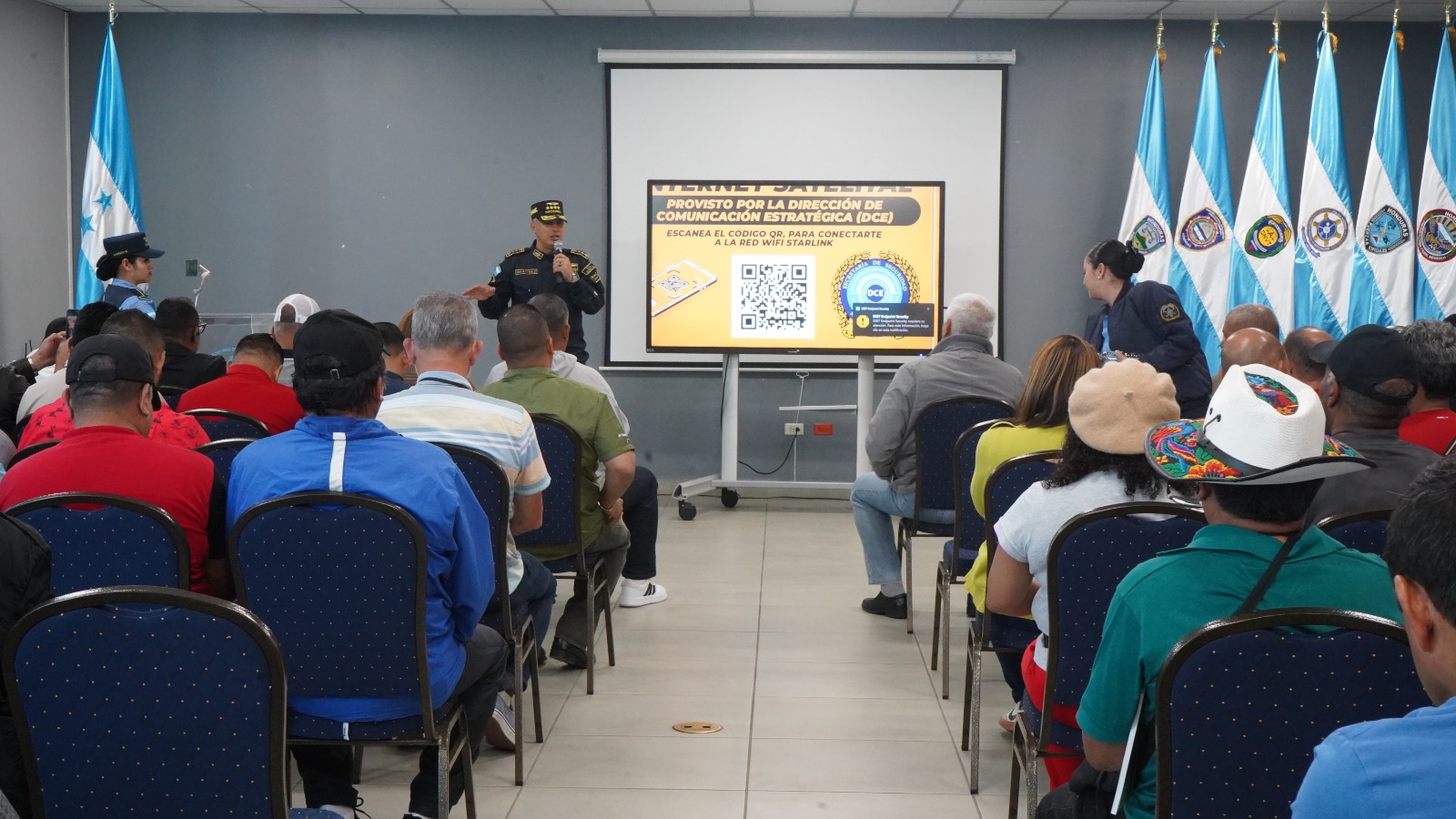 Delegaciones policiales centroamericanas realizan visita institucional por el Complejo de la SEDS...