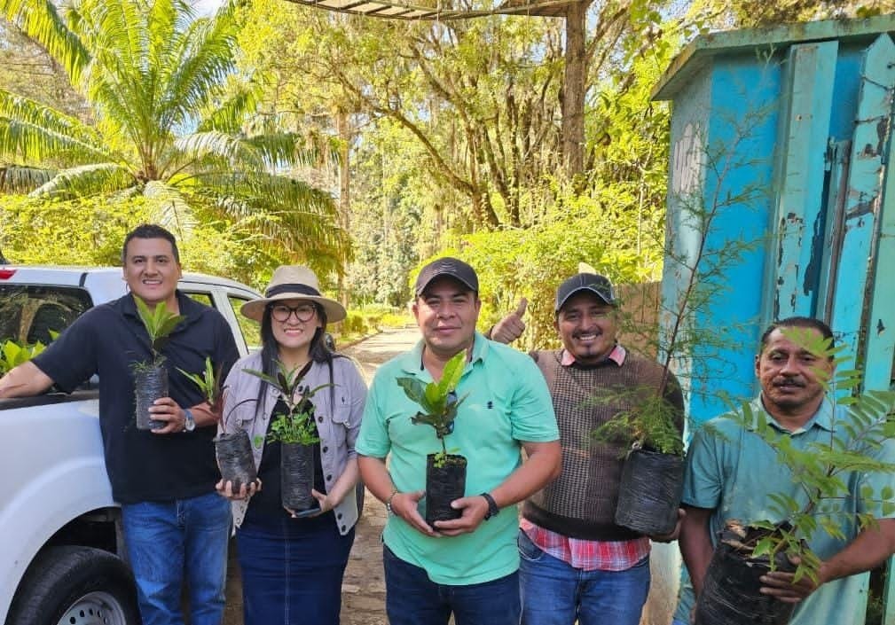 INAMI, CICESCT y la Unidad de Gestión Ambiental impulsan el programa “Joven Apadrina un Árbol”...