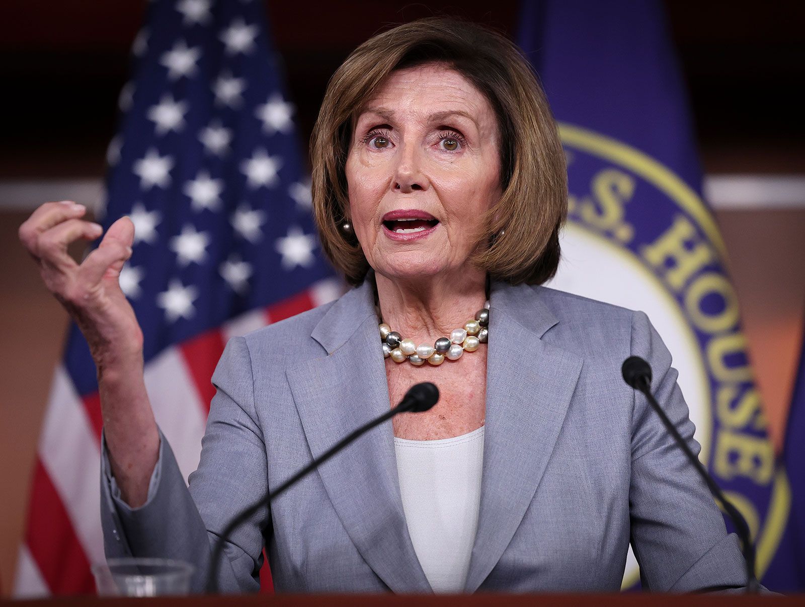 Nancy Pelosi cuestiona uso de fuerza de EE.UU. contra Venezuela...