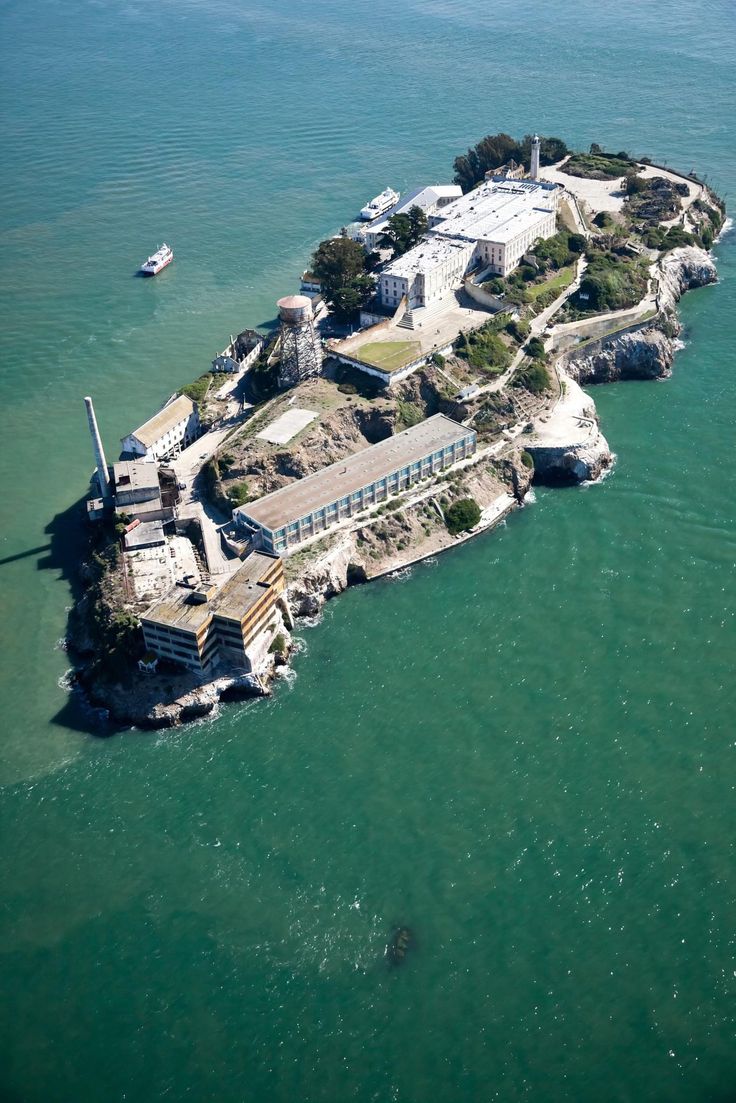 Donald Trump ordena reabrir y ampliar la cárcel de Alcatraz para