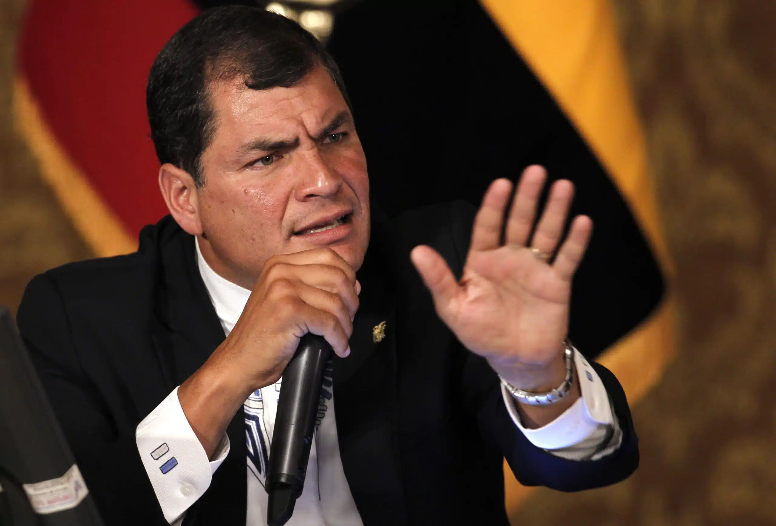 Rafael Correa cuestiona indulto de Trump a Juan Orlando Hernández: “Se desnuda toda la hipocresía”