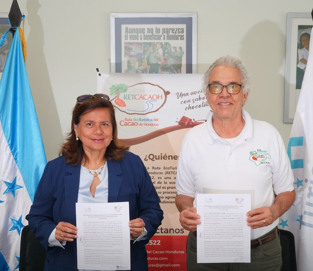 IHT firma convenio para promover turismo rural comunitario y sostenible...