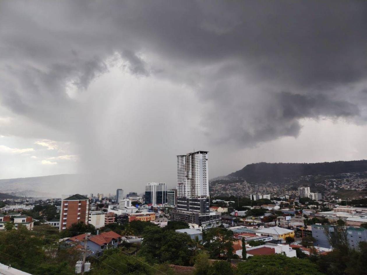 Por registro de últimas lluvias decretan alerta verde en el Distrito Central por 48 horas
